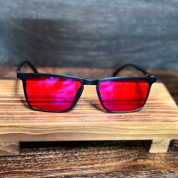 SleepTint Night Glasses, Artificial Light Blocking Glasses. New in Box! main image 6